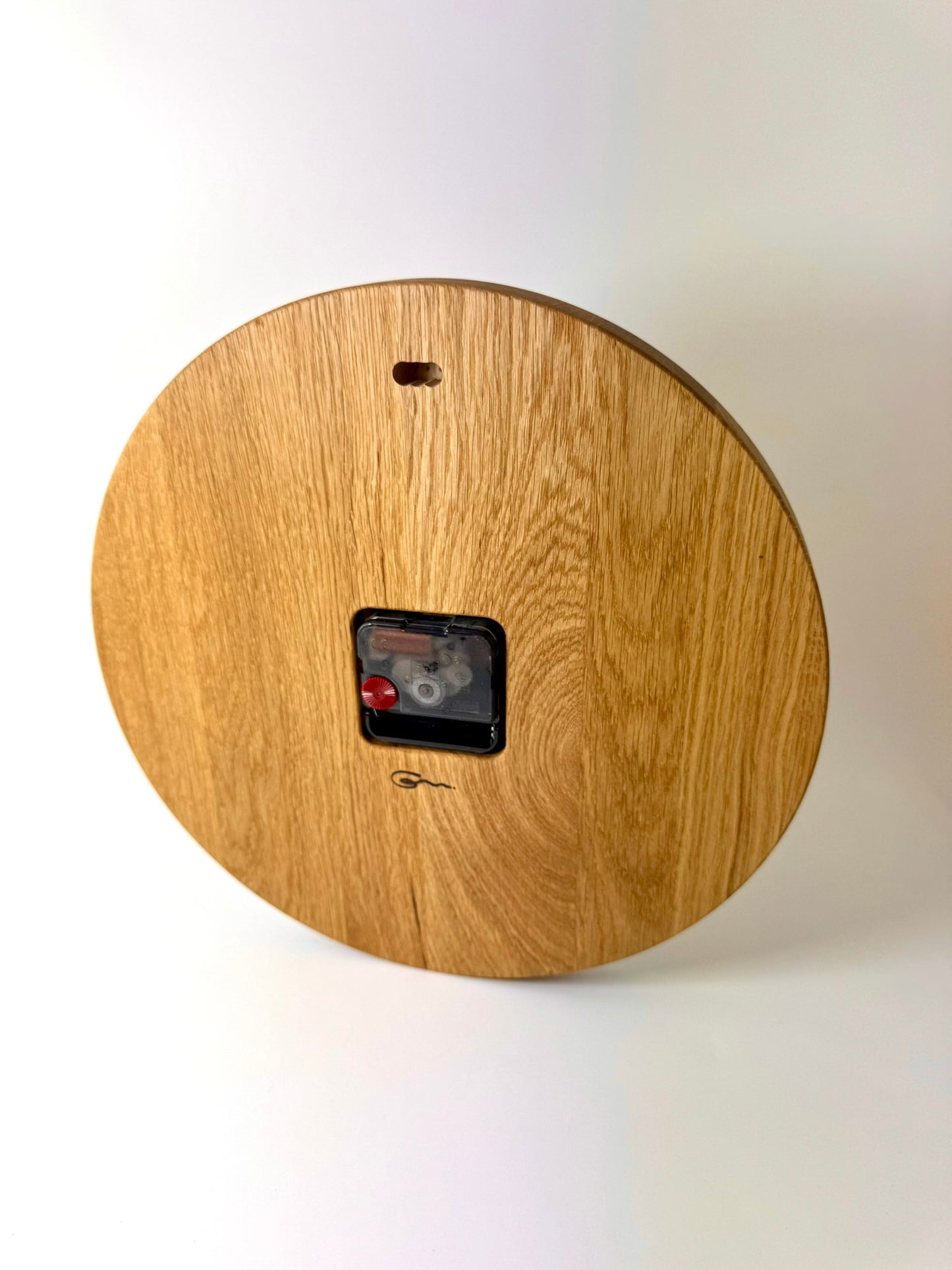 Holz-Wanduhr rund "Knapp ist immer ..."