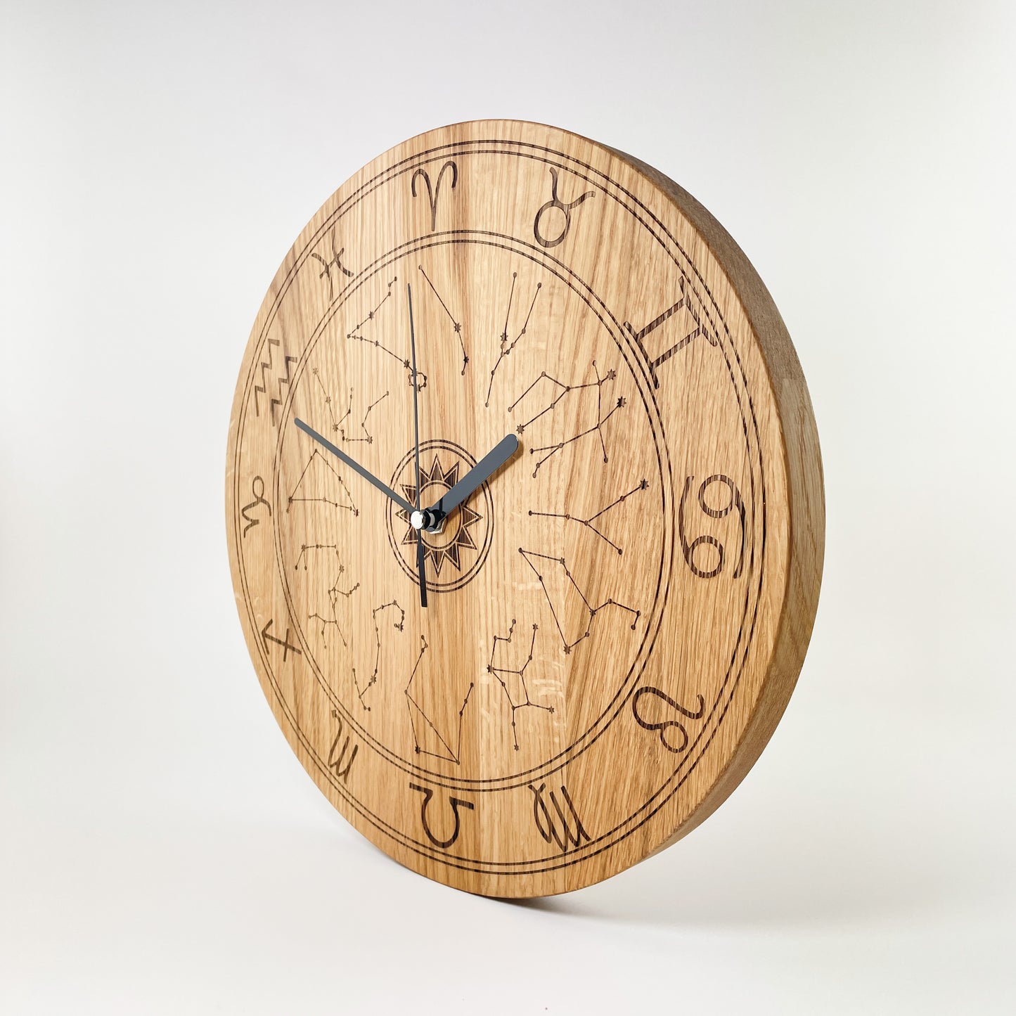 Holz-Wanduhr rund - Sternzeichen