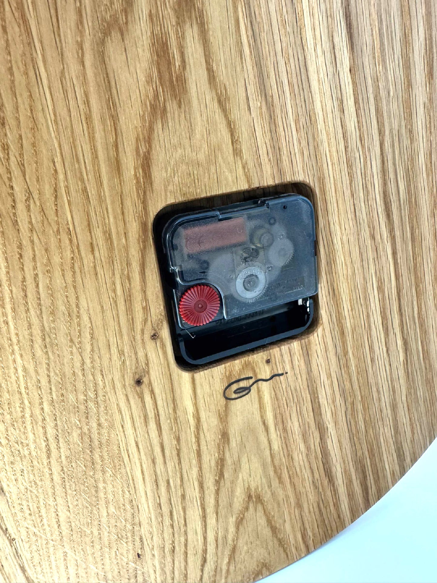 Wanduhr aus Eichenholz mit Spruch „Alles hat seine Zeit“ | Handmade in Wismar